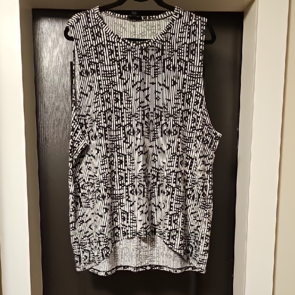 TOPSHOP Monochrome Geometric Tank Top